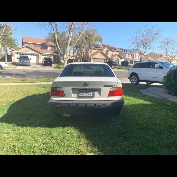 1992 BMw 325i - Picture 2 of 8